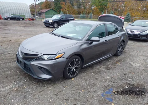 2018 Toyota Camry Se z USA, uszkodzony, nr VIN 4T1B11HK2JU004462